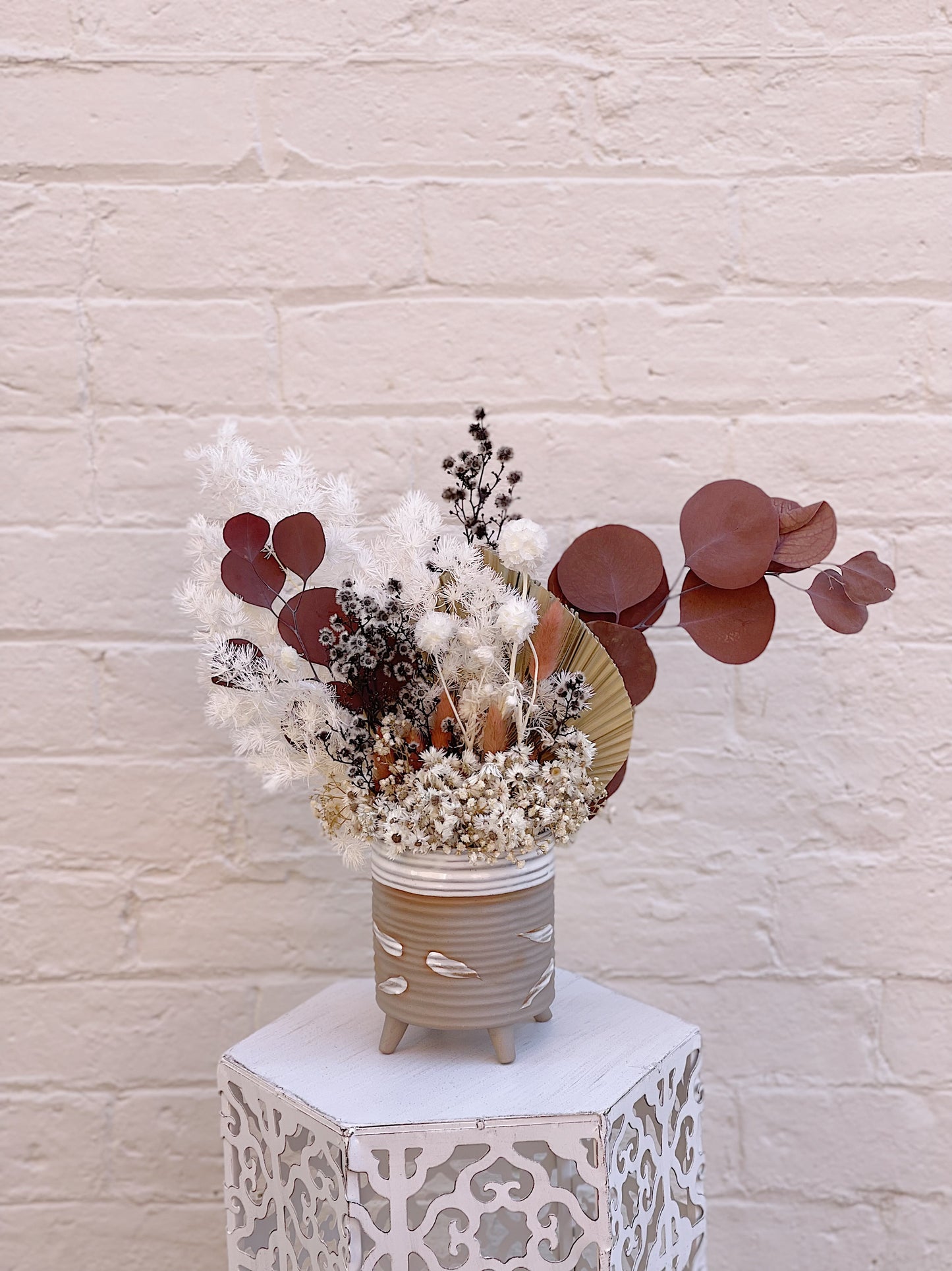 Dried arrangement "White Regency"