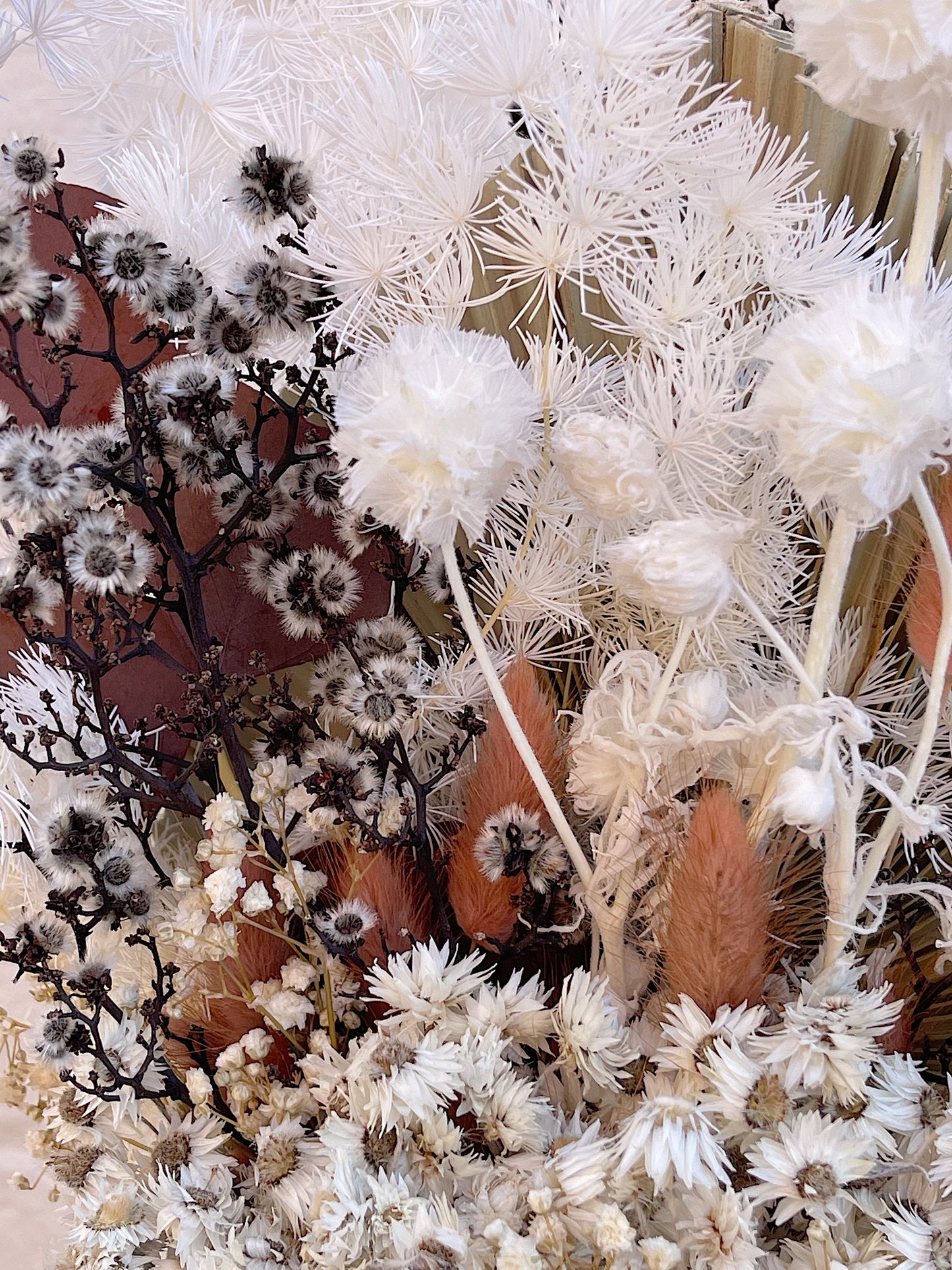 Dried arrangement "White Regency"