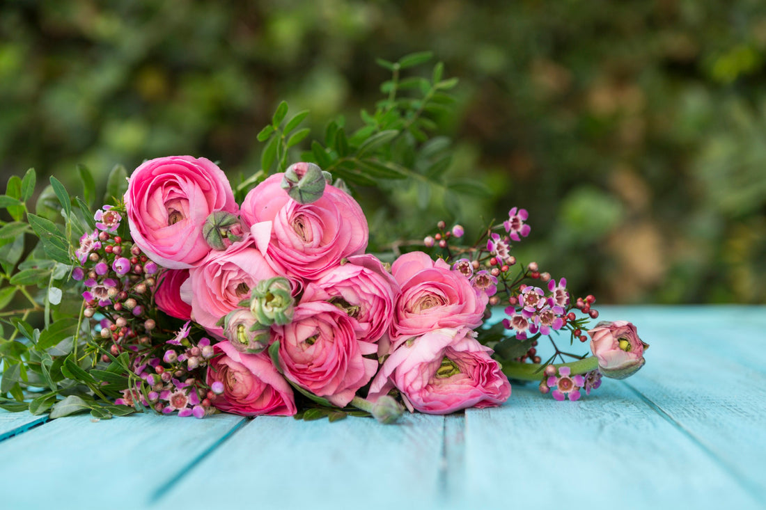 What Flowers Are Ideal for Wedding Corsages and Boutonnieres?