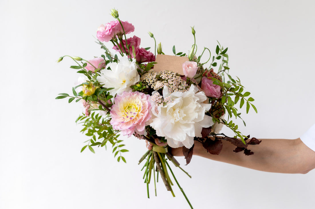 What Are the Etiquettes for Gifting Flowers